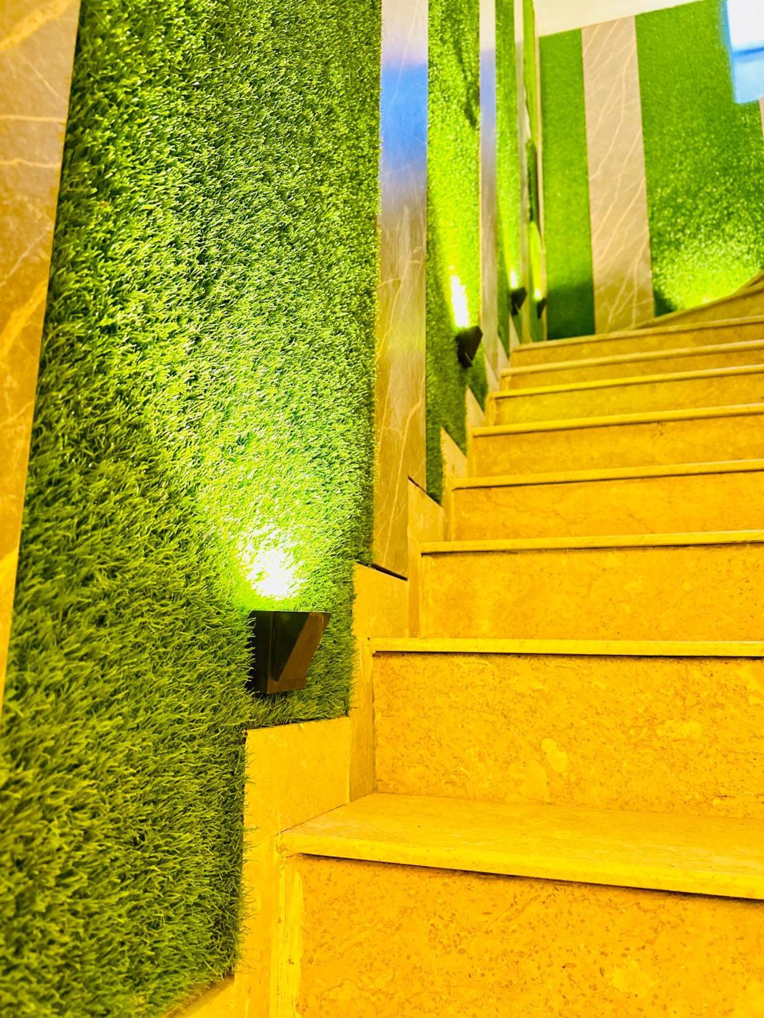 Blue Moon Continental Hotell Islamabad Exteriör bild