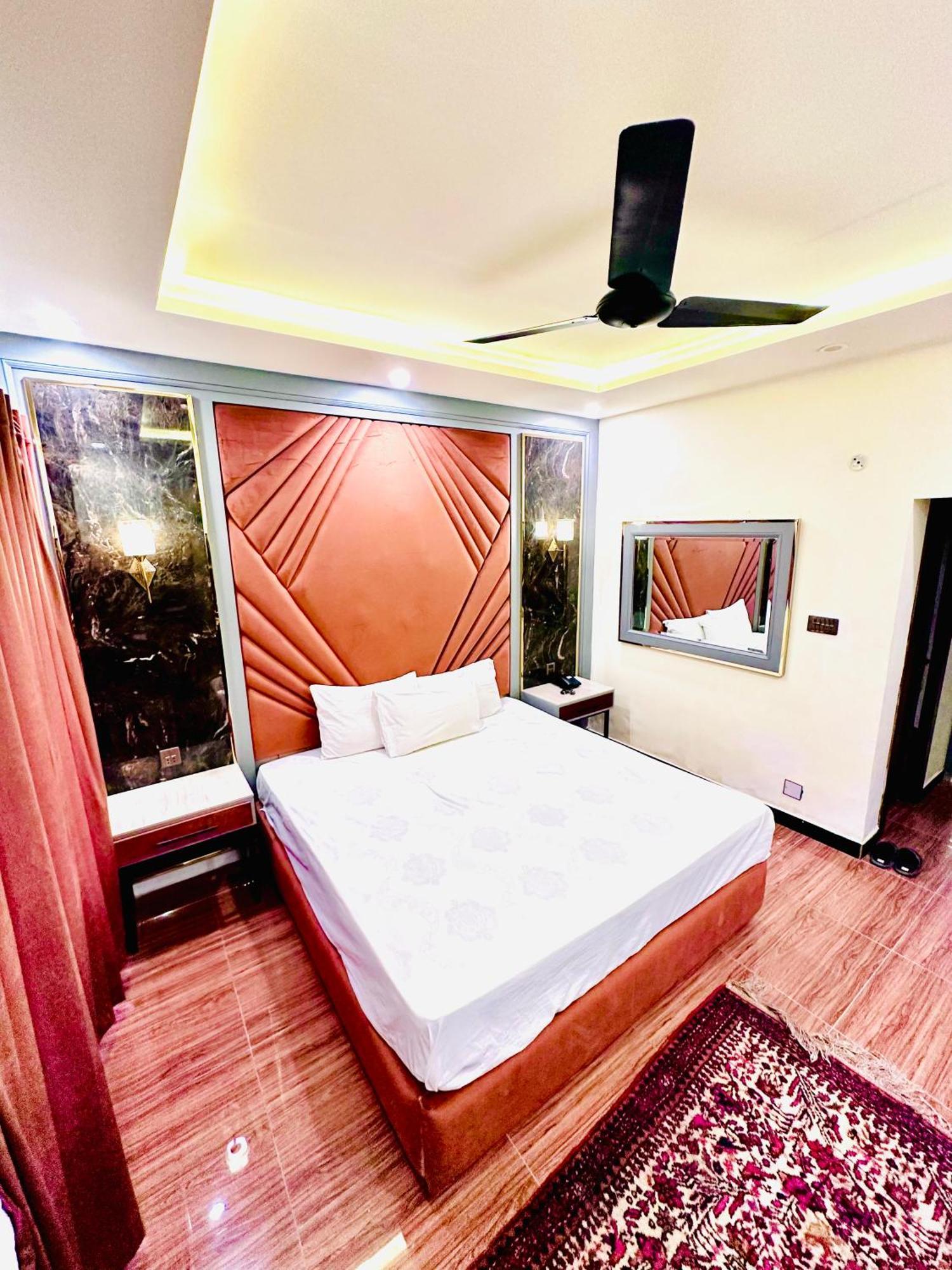 Blue Moon Continental Hotell Islamabad Exteriör bild