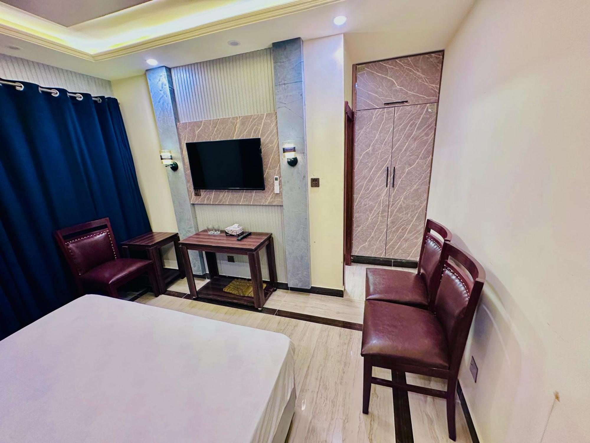 Blue Moon Continental Hotell Islamabad Exteriör bild
