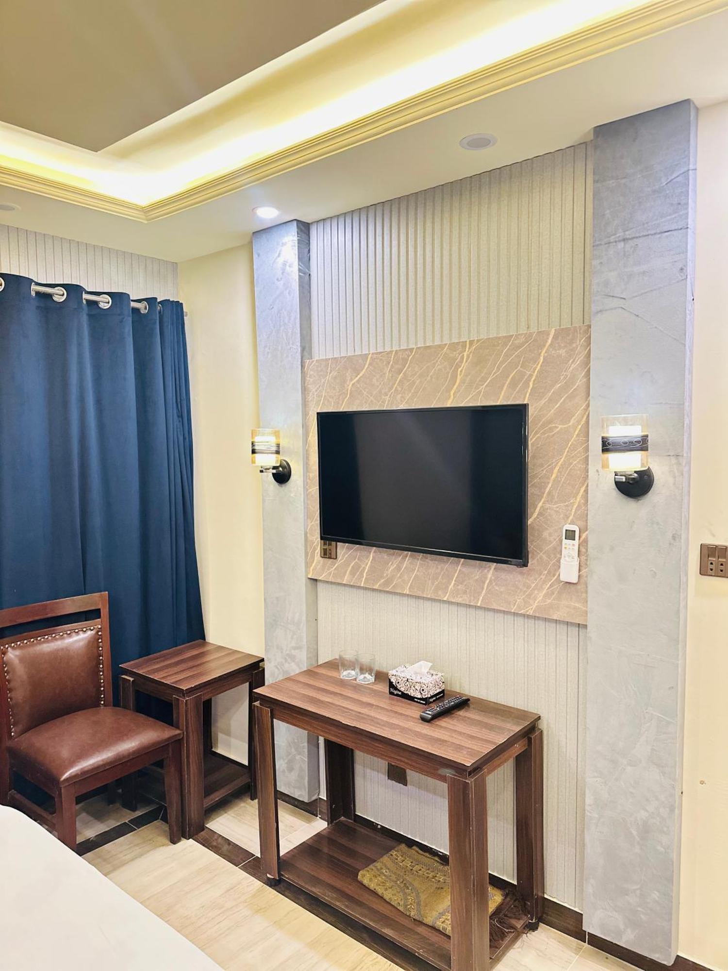 Blue Moon Continental Hotell Islamabad Exteriör bild